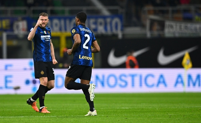 合同仅剩半年！曝3支意甲球队有意马奎尔 曼联找好备胎