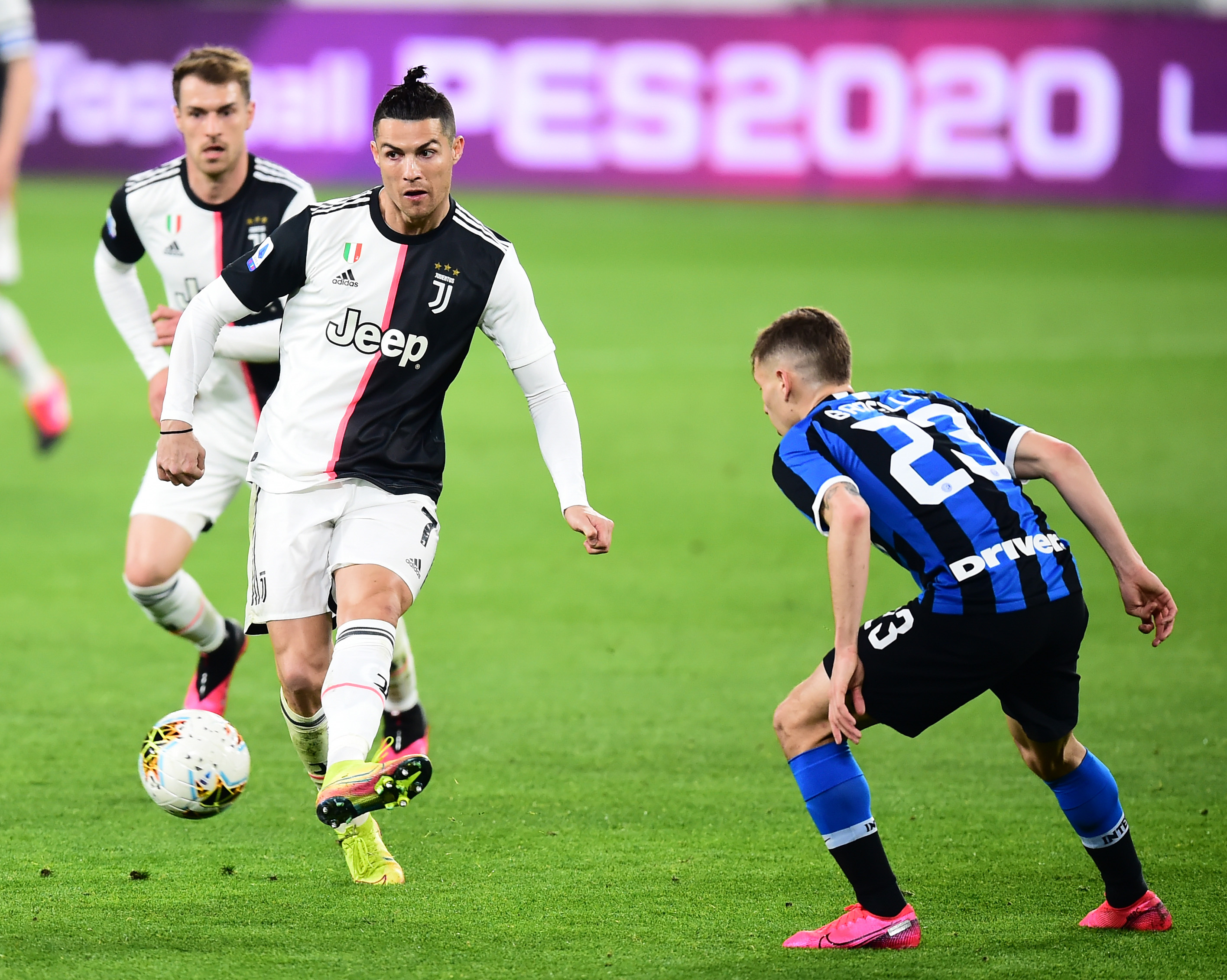 《毁灭战士：永恒》E3宣传广告占满三栋楼