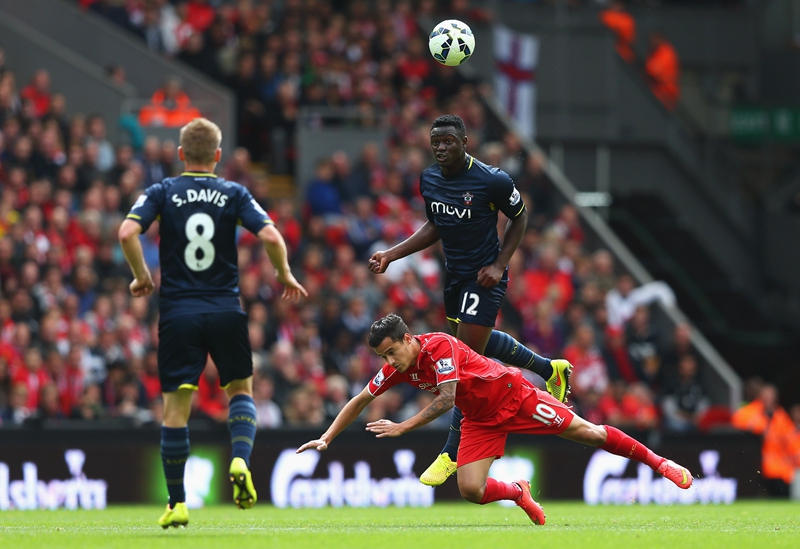 单核逼出最强梅西!极致2秒操作 697球反超C罗创纪录